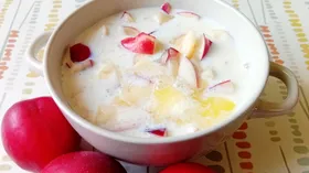 Молочная овсяная каша с нектаринами
