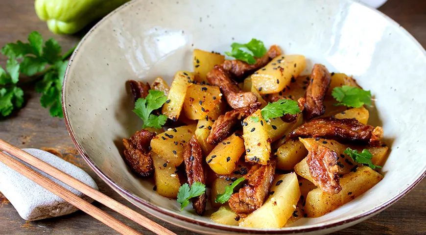 Чайот с говядиной и кунжутом по-азиатски