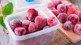 Как заморозить клубнику на зиму: 5 проверенных способов