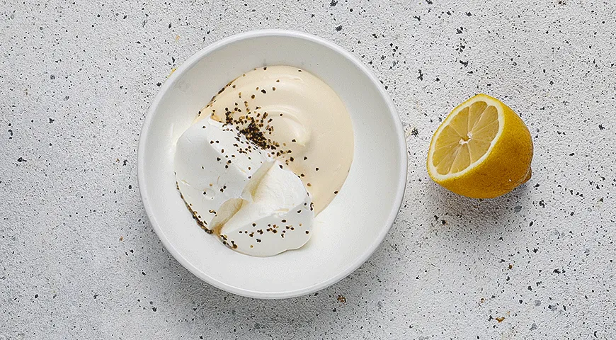 Круассан с куриным салатом