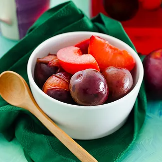 Пряные сливы в маринаде в мультиварке