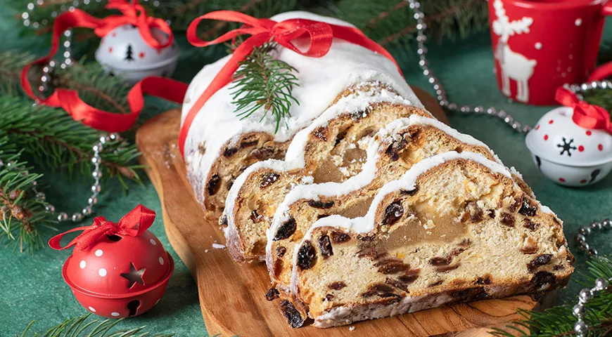 В Германии (особенно в Любеке) марципан добавляют в рождественские штоллены