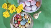 Как красиво покрасить яйца на Пасху: 4 простых способа