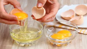Яичные белки, чеснок и еще 5 продуктов для здоровья и молодости кожи, - мнение ученого