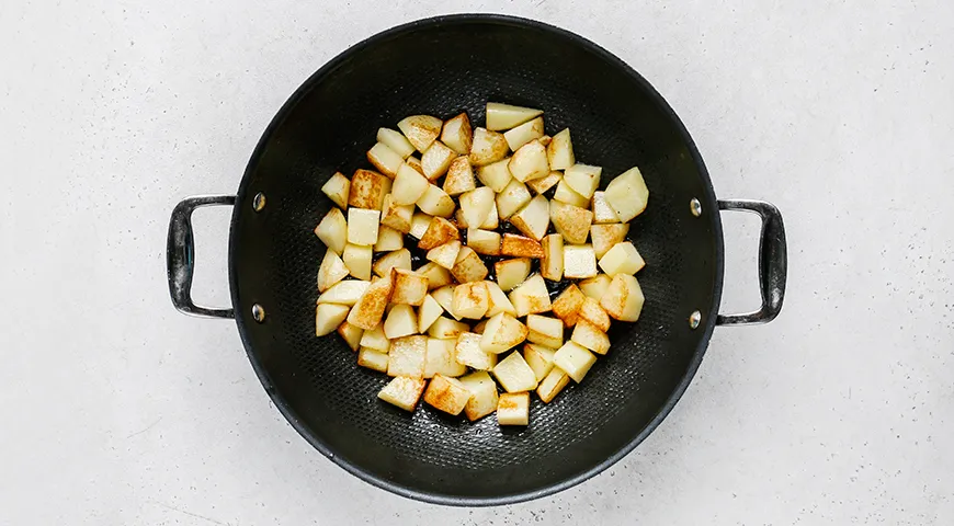 Жаркое по-домашнему из свинины с картошкой в казане