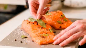 Как быстро и вкусно засолить горбушу в домашних условиях
