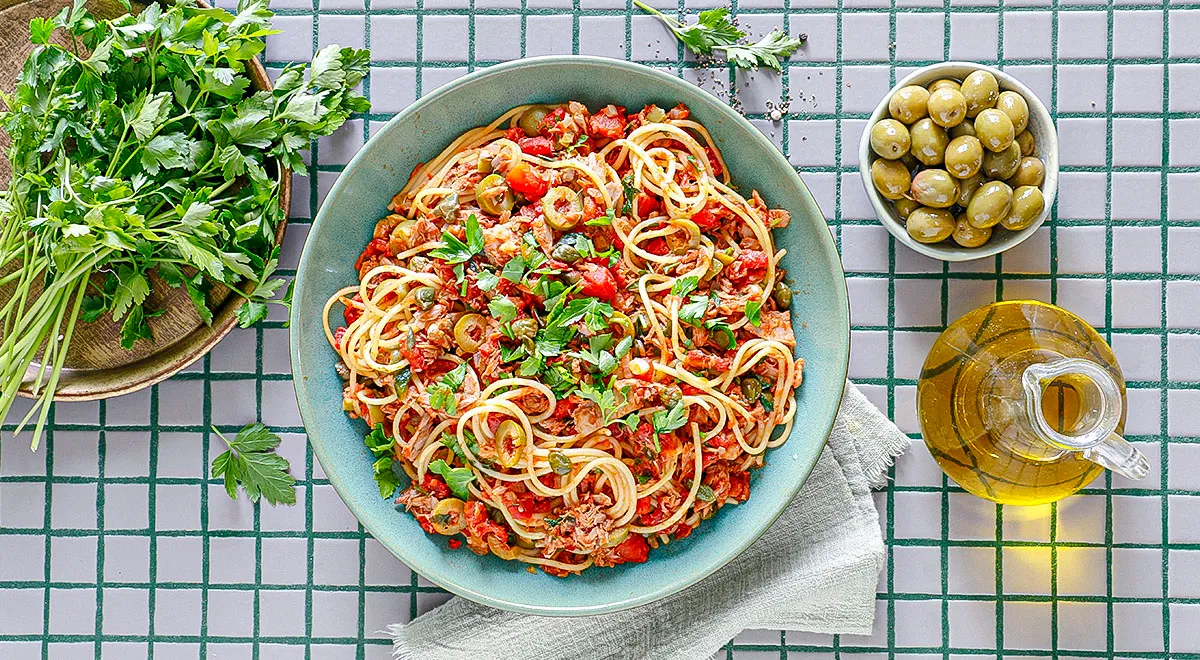 Рецепт пасты с томатами и тунцом