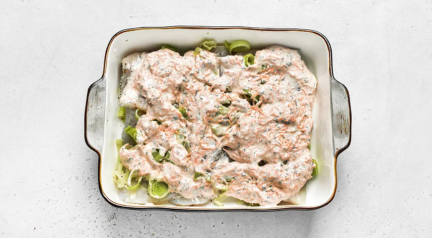 Судак в сметане в духовке