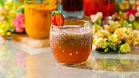 Клубничный краш с ананасовым соком