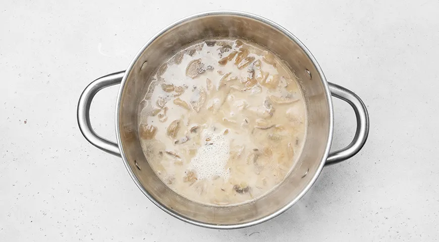 Сырный крем-суп с шампиньонами