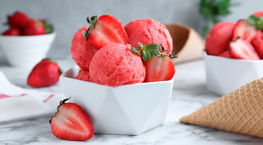 Сорбет клубничный с добавлением сахара виноградного жидкого