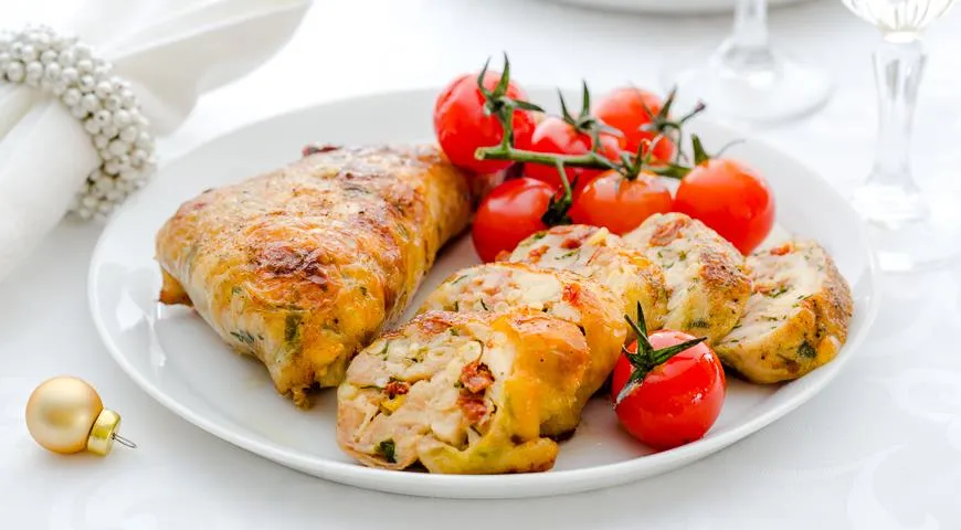 куриные ножки в сметанном соусе. курица с картошкой и грибами в духовке. запечённая картошка с курицей в духовке с сыром. голень куриная в духовке с хрустящей корочкой. голень под сыром в духовке.