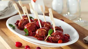 Мясо с клюквой