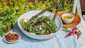 Салат из свеклы с брынзой и орехами