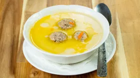 Сырный суп с фрикадельками