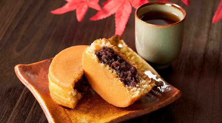 Японские оладьи «ояки» с начинкой из сладкой бобовой пасты