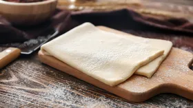 Печём из готового слоёного теста. 8 рецептов, которые не подведут даже новичков  