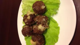 Рецепты с сырами, алкоголем и говяжьим фаршем жирным