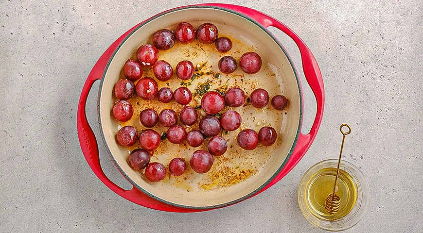 Свинина с виноградом