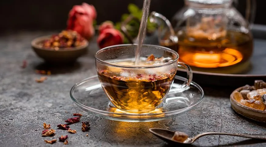 Если хочется сладкого, выпейте стакан воды, несладкий чай или травяной сбор