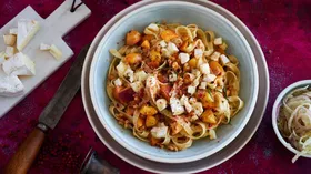 Рецепты с молочной продукцией, макаронами и сырами с плесенью