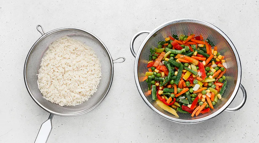 Курица по-мексикански на сковороде