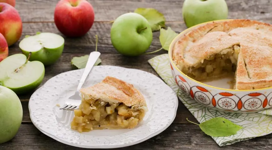 Классический американский яблочный пирог, пирог готов