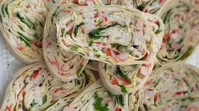 Салат с крабовыми палочками в лаваше