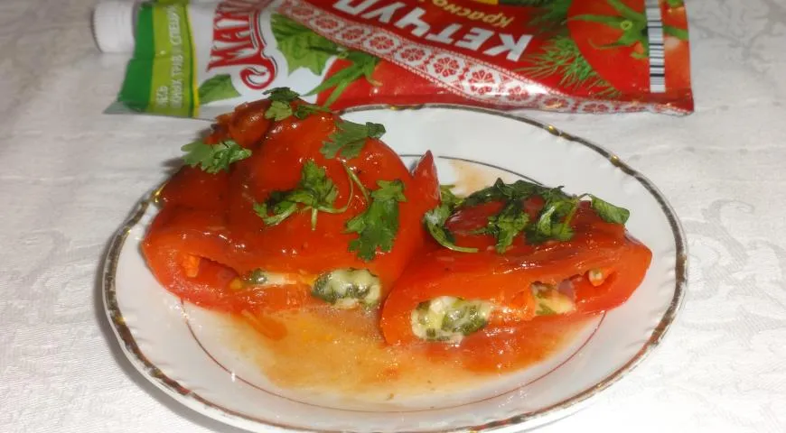 Рецепт перца с начинкой в томатно-чесночной подливе