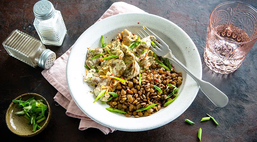 Рецепт куриных желудков в сметане на сковороде