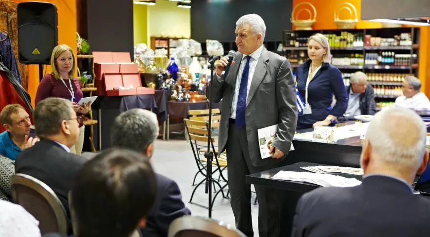 Дмитрис Веланис