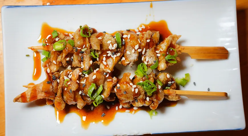 Хрустящая жареная куриная кожа якитори