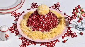 Салат «Красная шапочка» с говядиной и гранатом