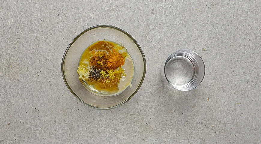 Салат из брокколи с соусом карри