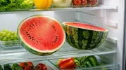 Как не испортить арбуз: гастроэнтеролог напомнил о сроках хранения