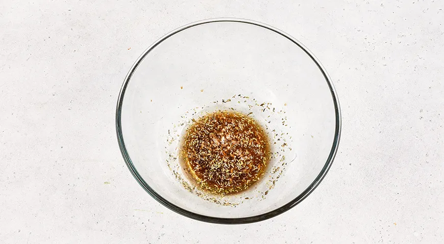 Тушеные куриные шейки с луком