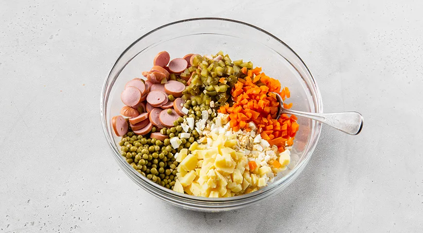 Оливье с сосисками