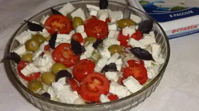 Рецепты с сырами, фруктами и оливками