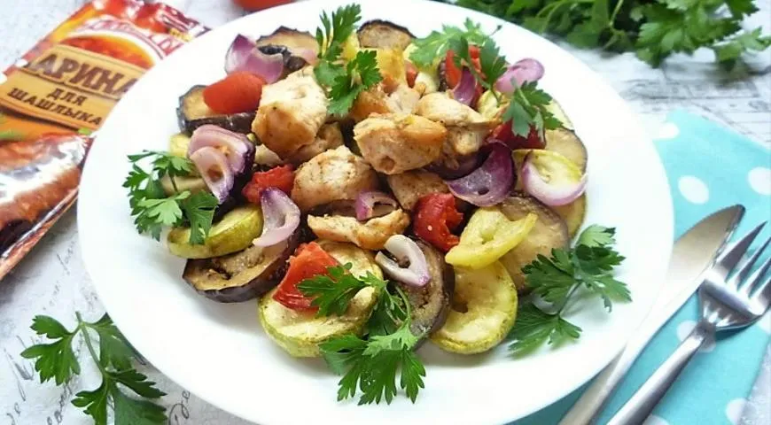 Готовим шашлык из курицы с овощами