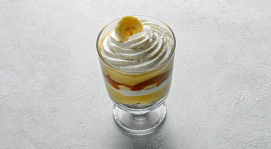 Банановый десерт  с карамелью