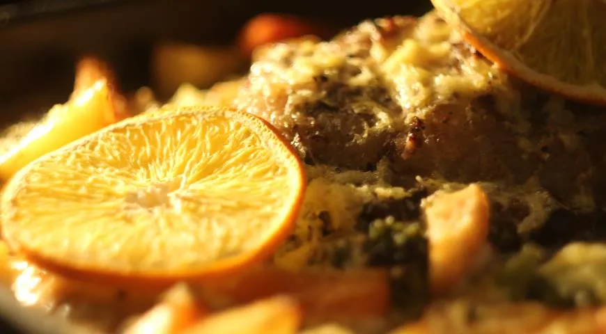 Как приготовить баранину с овощами, запечённая под апельсиновым соусом