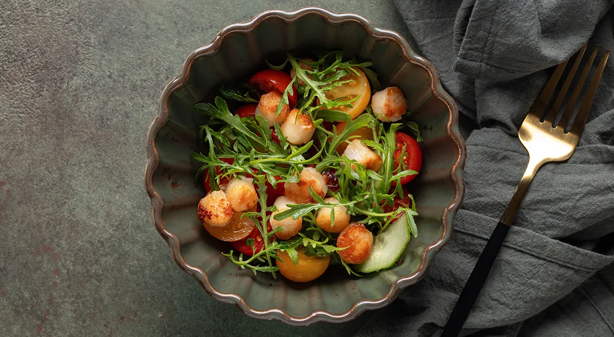 Салаты с морским гребешком: 13 простых и вкусных рецептов для праздника и на каждый день