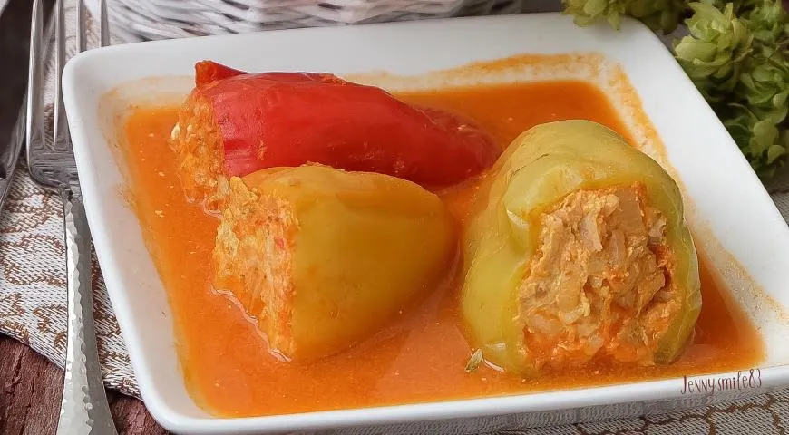 Перцы, фаршированные мясом и рисом