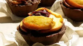 Маффины на рисовой муке с персиками