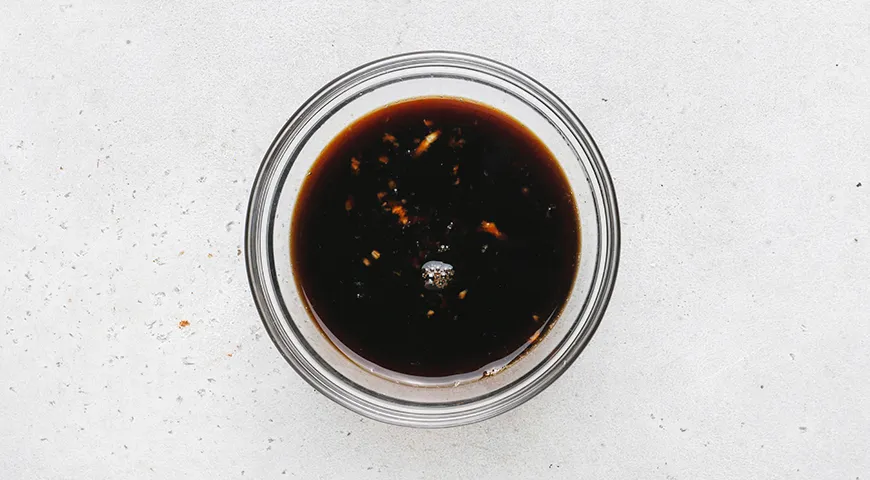 Теплый салат из огурцов, помидоров и баклажанов