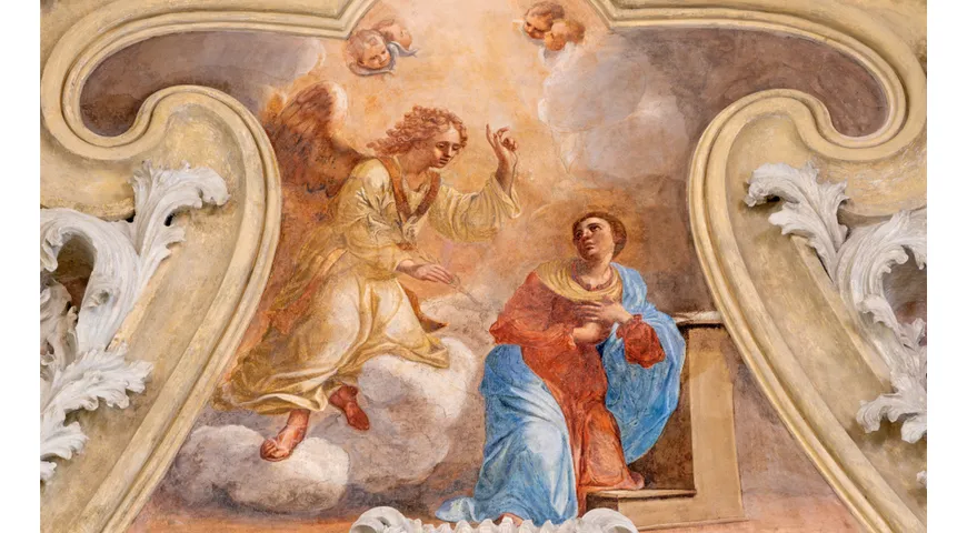 Потолочная фреска «Благовещение» в церкви Санта-Мария-Ассунта (Cappella del Suffragio) работы Теофило Полакко (XIX в.), Рива-дель-Гарда, Италия