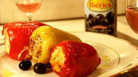 Перец, фаршированный тунцом (Pimientos rellenos)