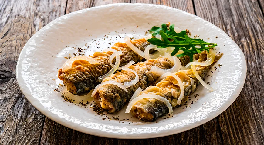 В Эстонии и Латвии салаку повсеместно жарят (ceptā reņģe)