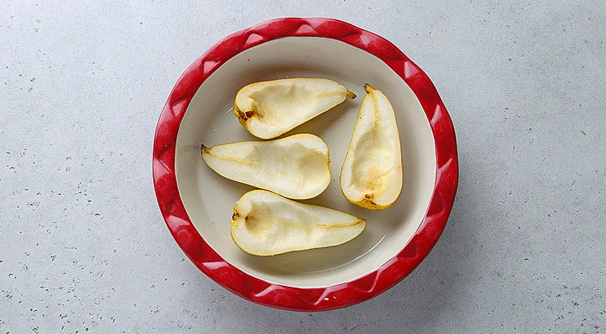 Запеченные груши с орехами