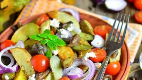 Рецепты с мёдом, сыром Фета и салатом